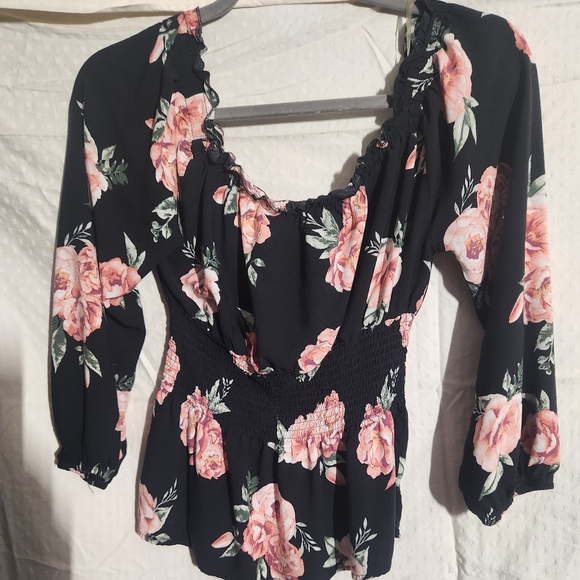 blouse - Picture 3 of 4